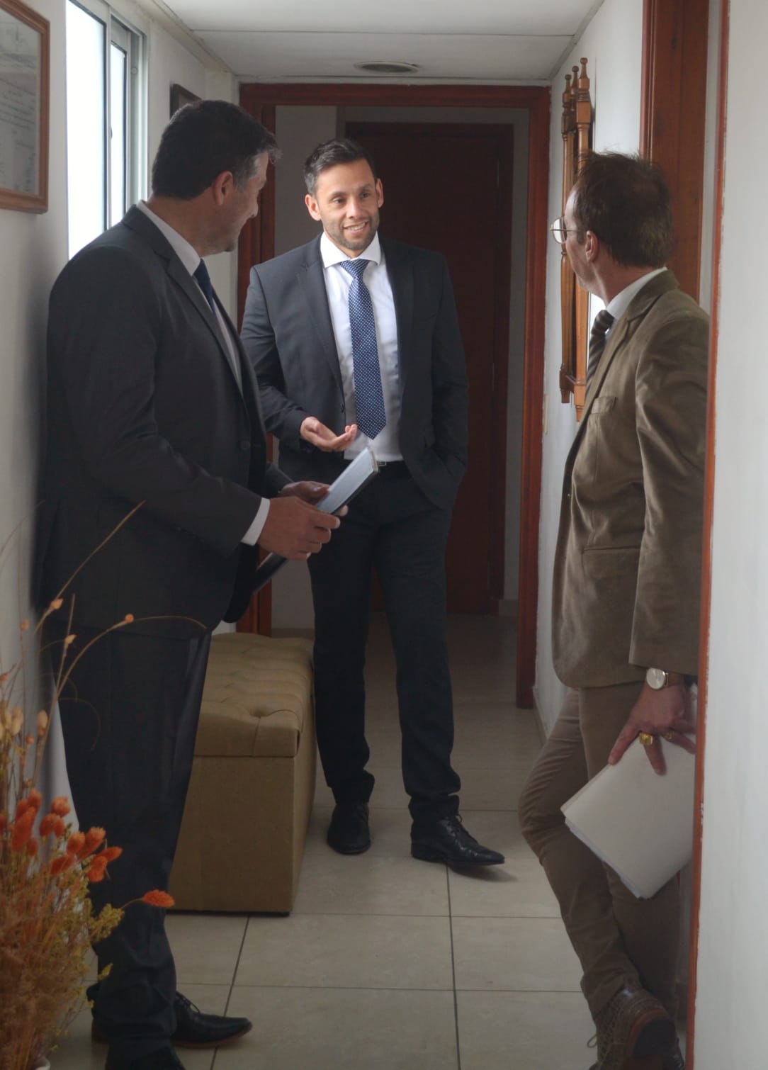 Reunión de trabajo en instalaciones